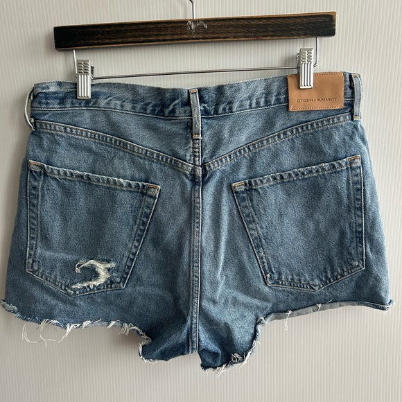 30 CITIZENS OF HUMANITY Shorts - Picture 3 of 8